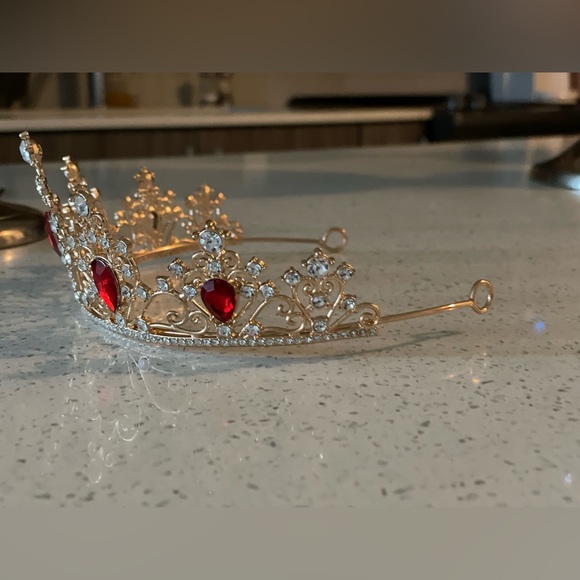 Brand new unworn crown perfect for costume or bday party NWOT - Picture 4 of 4